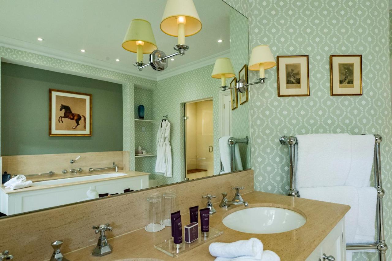 The Jockey Club Rooms نيوماركت المظهر الخارجي الصورة